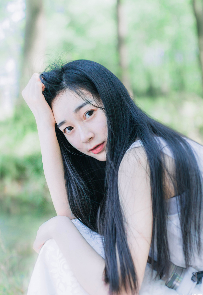 “我自问待你不薄，为何叛我？”刘璋阴沉的看向孟达，一直以来，以自己狗腿子形象在自己面前的孟达，今天的表现却让刘璋有些难以接受，什么时候一副奸佞嘴脸的孟达，身上竟然有这种从容不迫的气度了？还是自己认识的那个孟达吗？
